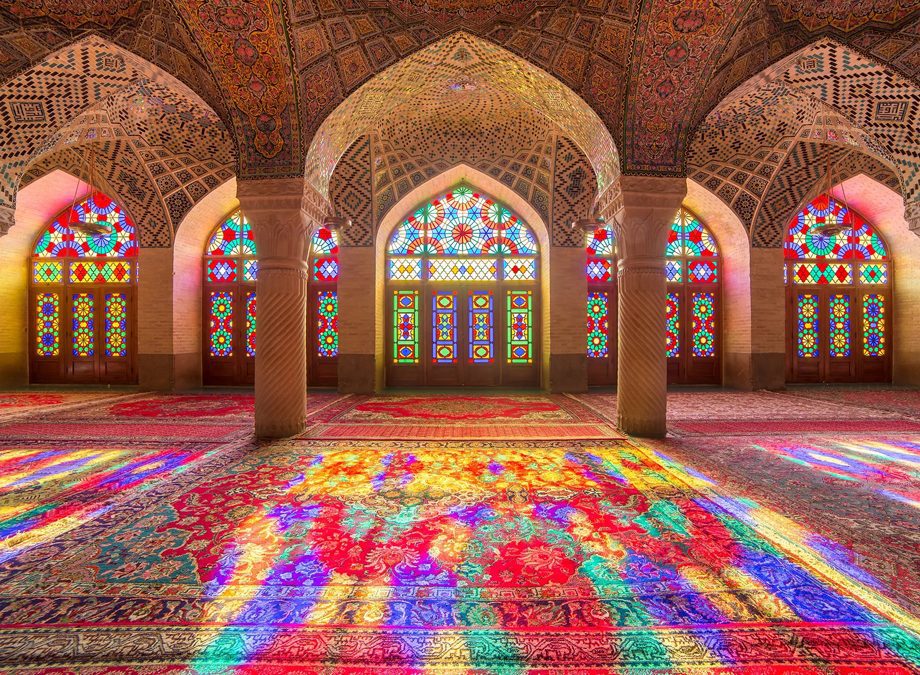 شیشه های رنگی استین گلس مسجد نصیرالملک، شیراز، ایران