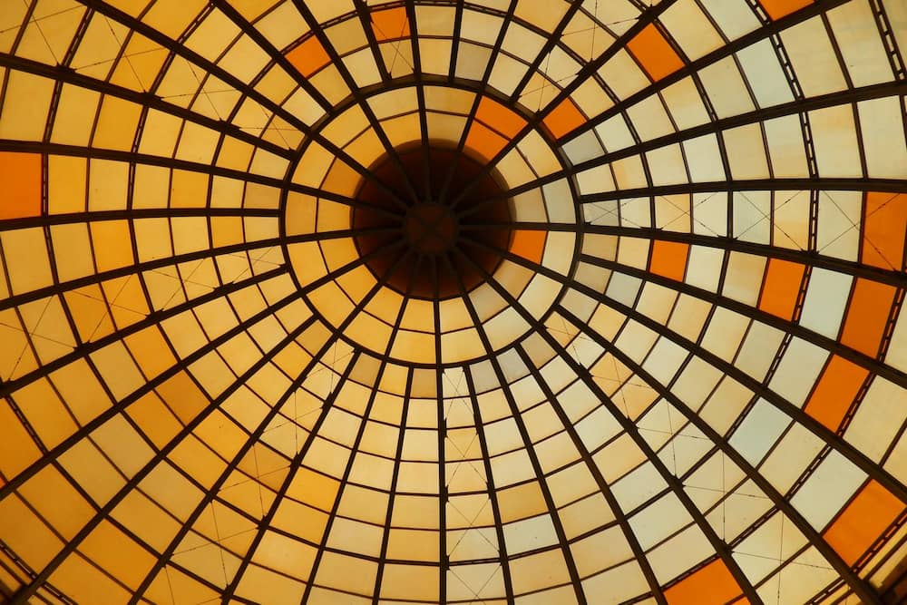 سقف شیشه ای رنگی سرامیکی
