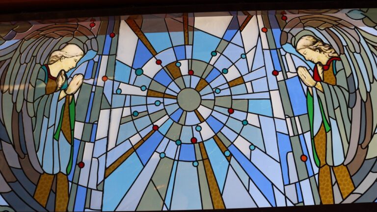 نورگیر شیشه ای فرشته های در آسمان عکس شماره 1