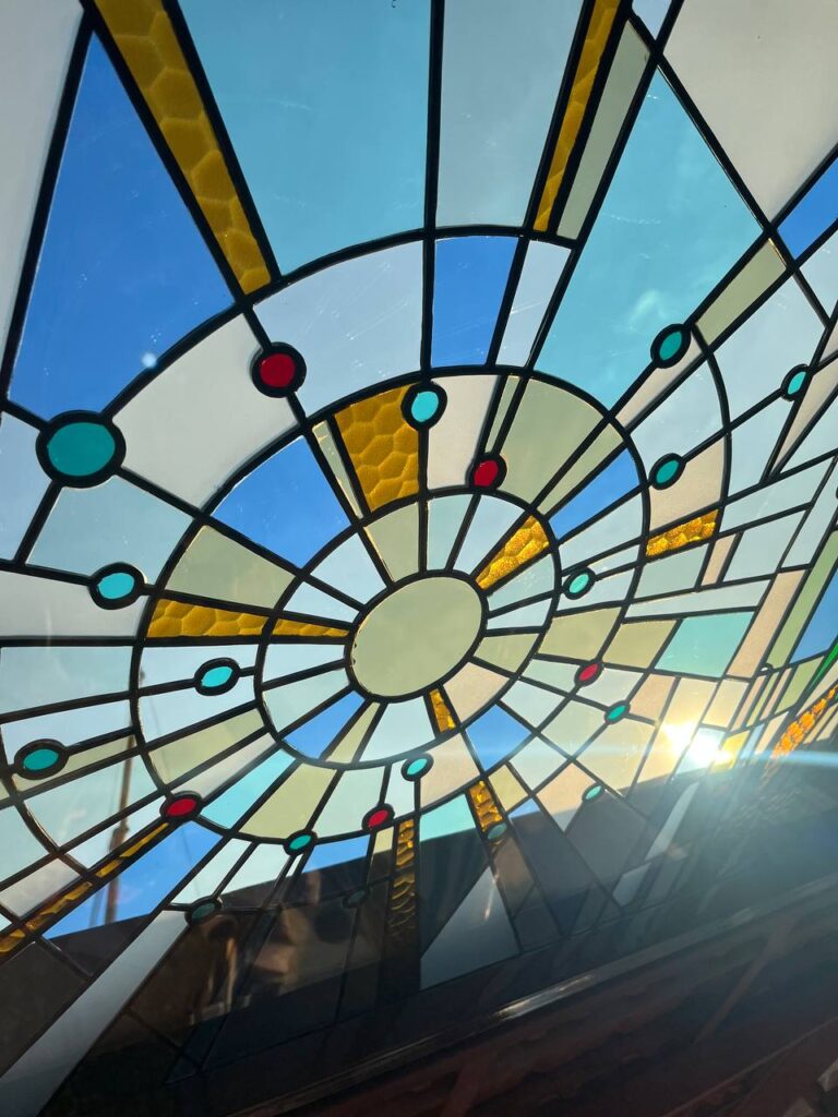 نورگیر شیشه ای فرشته های در آسمان عکس شماره 4