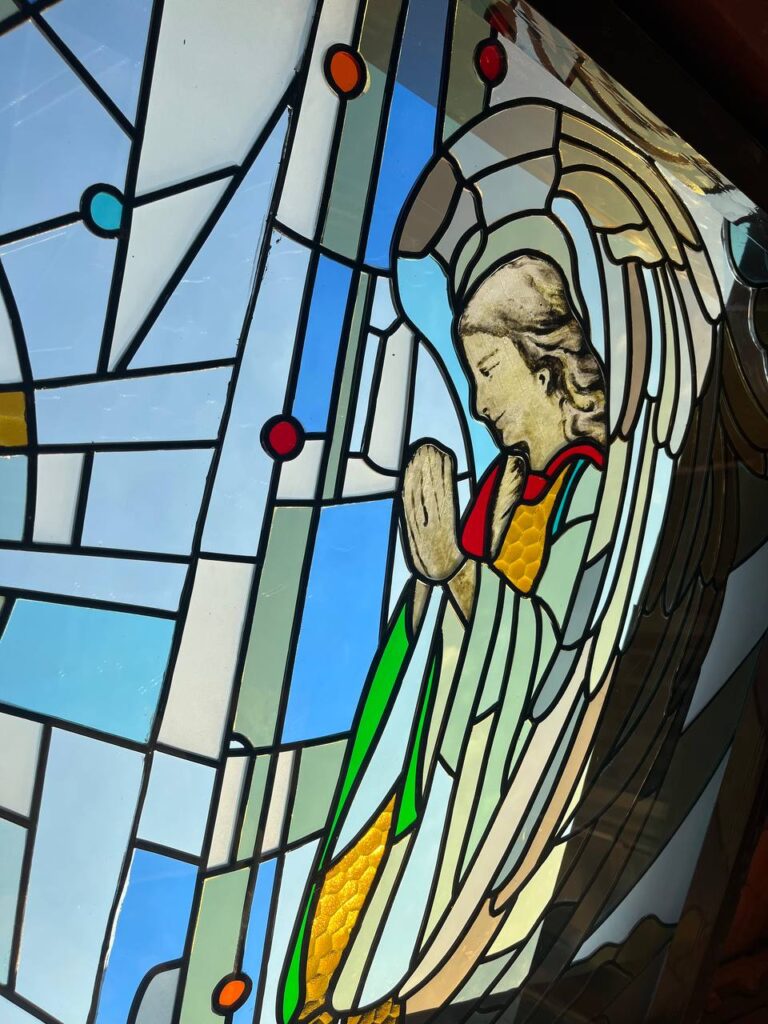 نورگیر شیشه ای فرشته های در آسمان عکس شماره 5