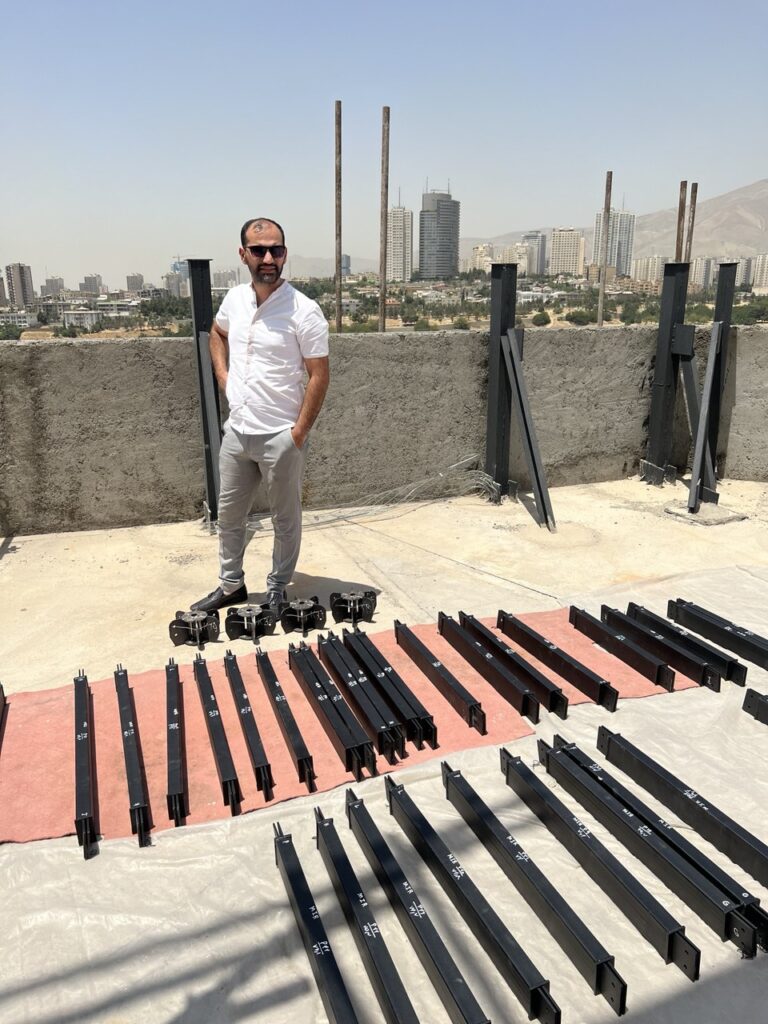 نورگیر فری فرم ساختمان ملاصدرا عکس شماره 4