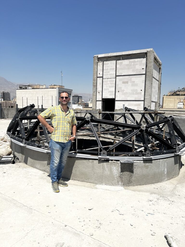 نورگیر فری فرم ساختمان ملاصدرا عکس شماره 6